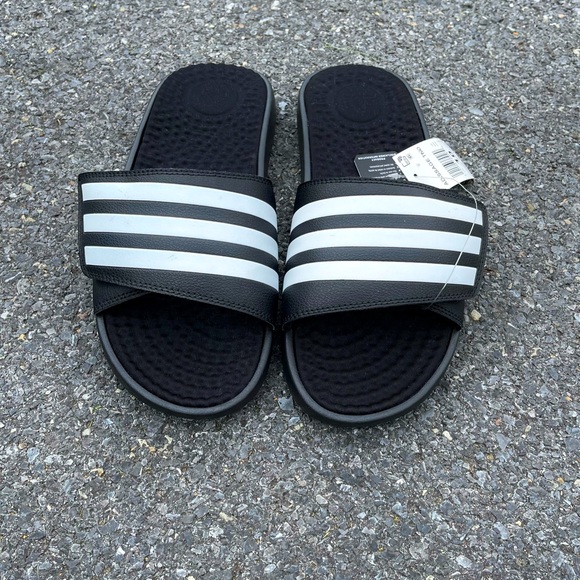[SOLD] Adidas slides - Picture 2 of 3